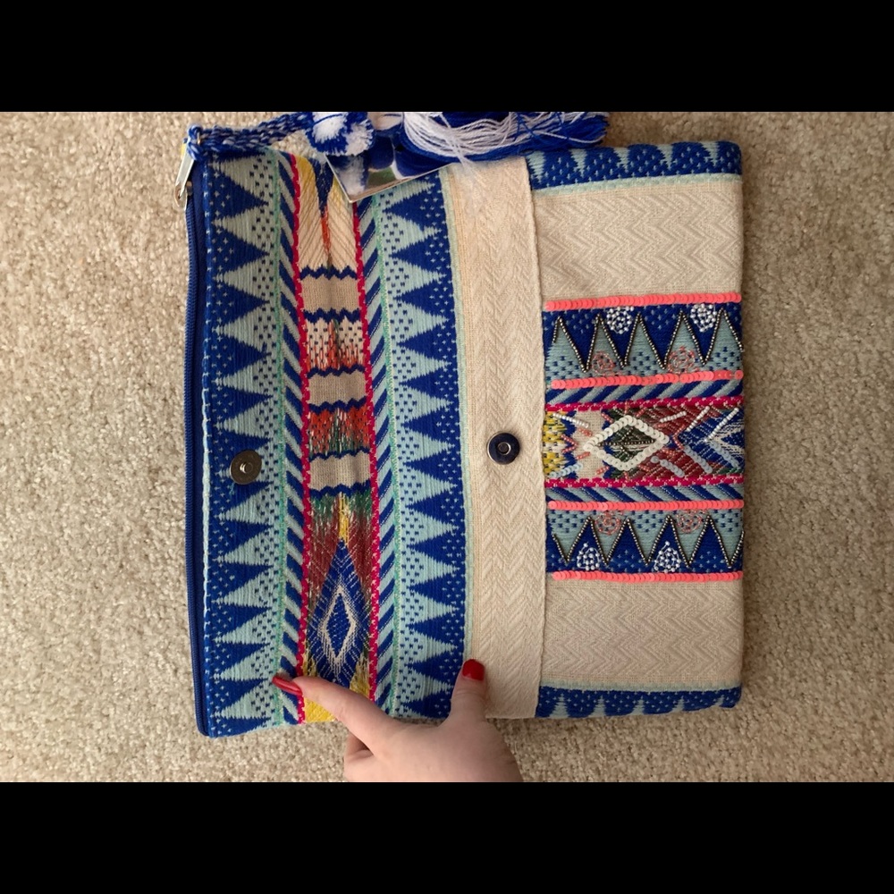 Clutch - Picture 2 of 3